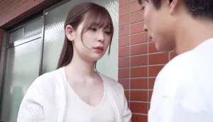 ông xã tẻ nhạt, cô vợ nhận ra cậu thanh niên nhà cạnh bên tốt hơn
