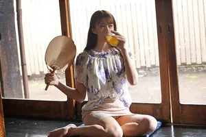 Mùa hè buồn chán ở quê xxx cô vợ gần nhà thiếu thốn vì lấy ông xã già